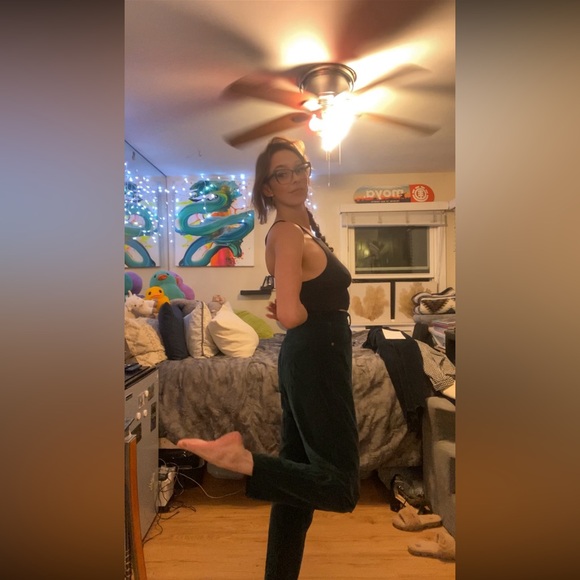 Women's green velvet pants - Picture 4 of 12